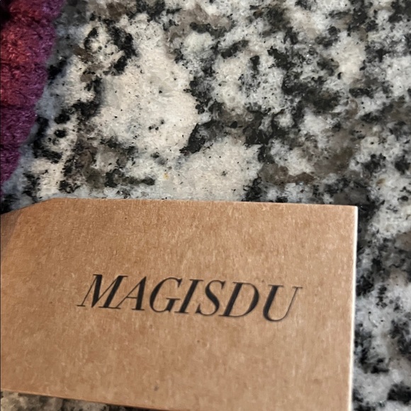 Magisdu Burgundy Knit Beanie - Picture 2 of 5
